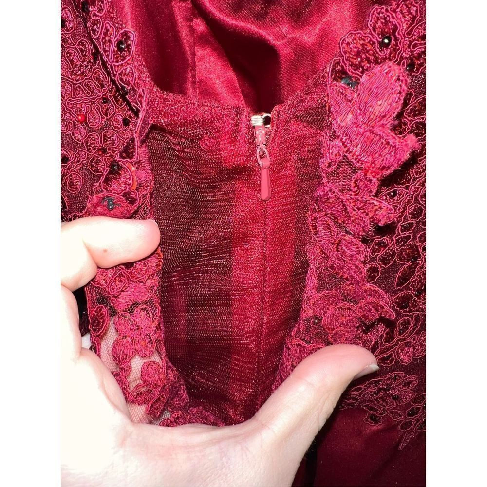 Red Dancing Queen USA Lace & Satin Pocketed Mini Formal Dress Size Small - Picture 7 of 10